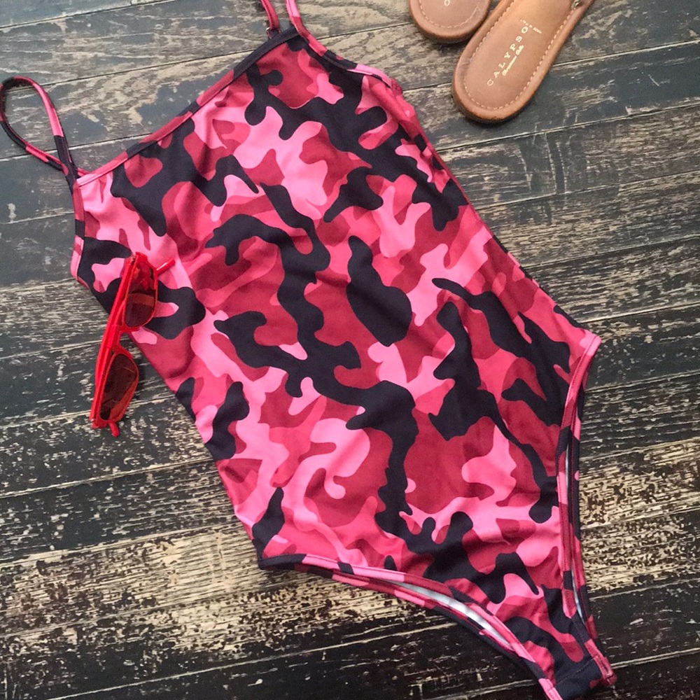 Honey Bum Camo swimsuit Sz S